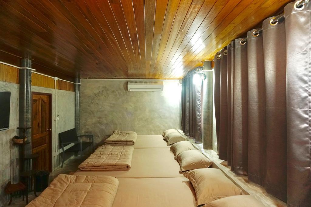 אמפווה Bansuwan Homestay חדר תמונה